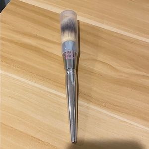 It Cosmetics brush for Ulta Complexion powder
